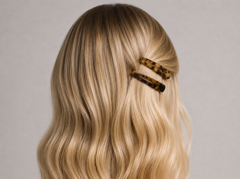 Le side hair barrettes